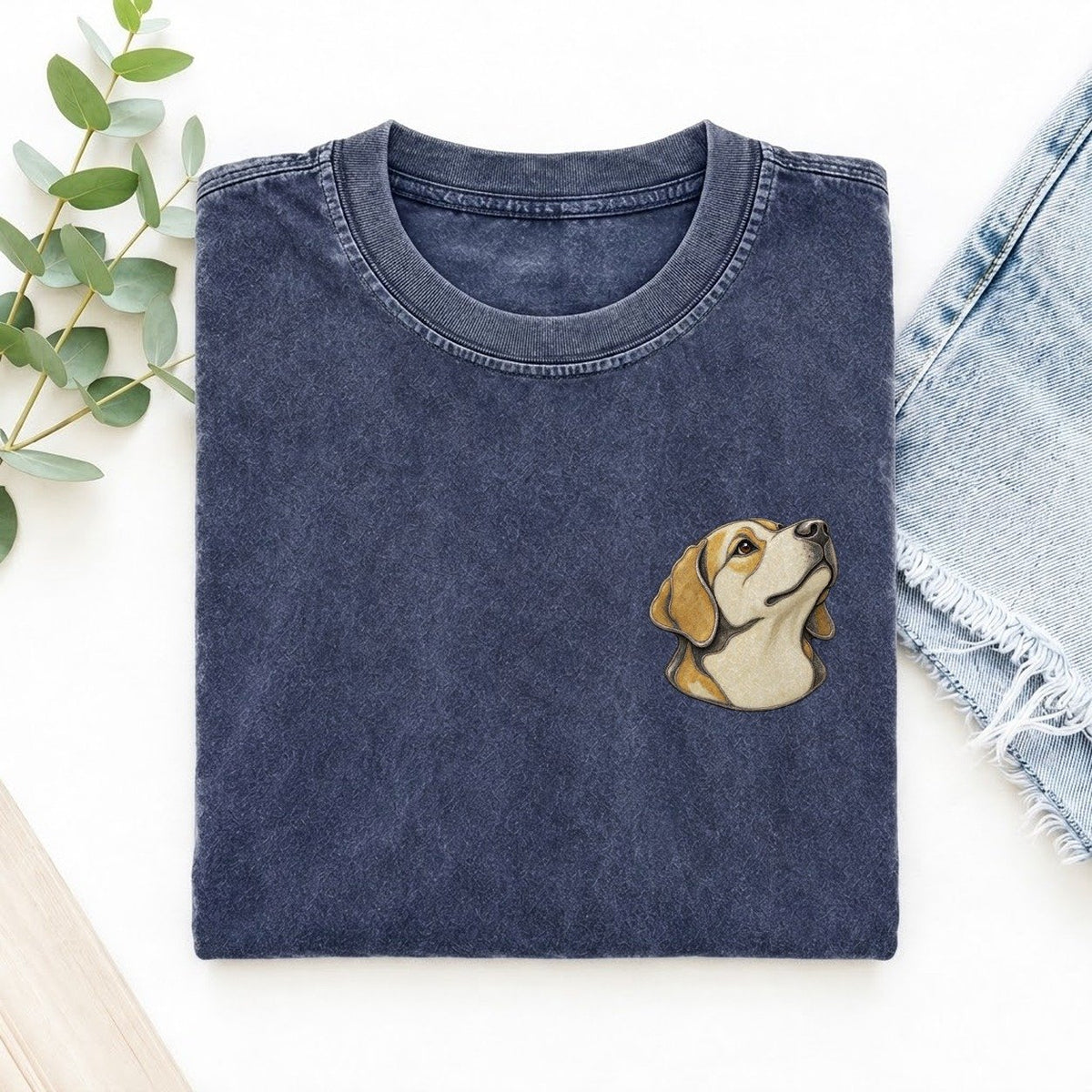 Labrador Looking Up Keepsake Emblem Left Chest Vintage T-shirt – Blue
