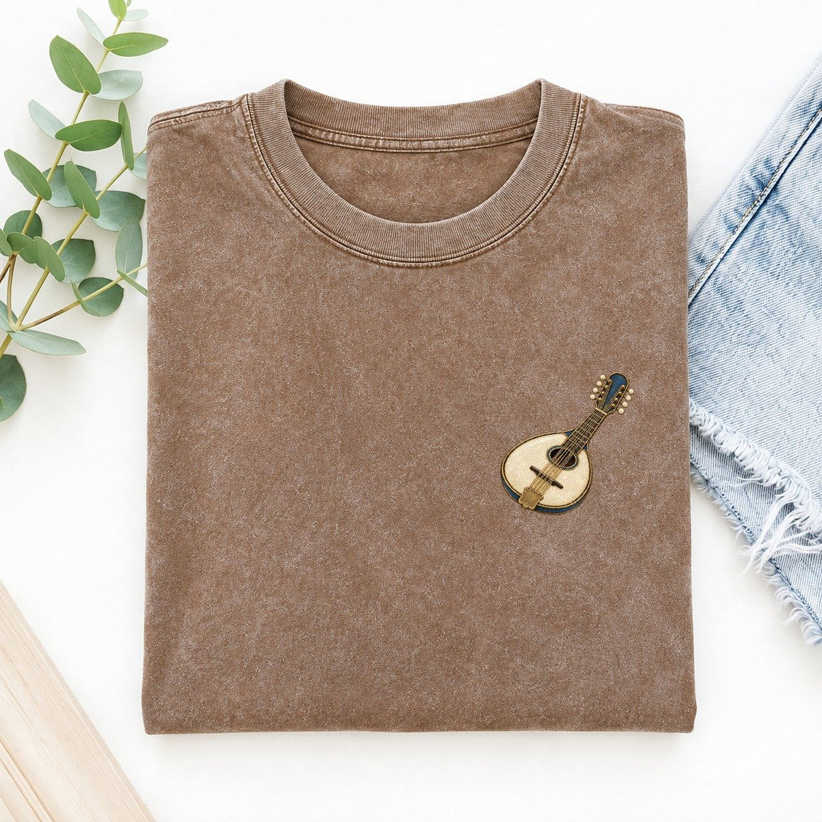 Mandolin Pear Body Keepsake Emblem Left Chest Vintage T-shirt – Brown