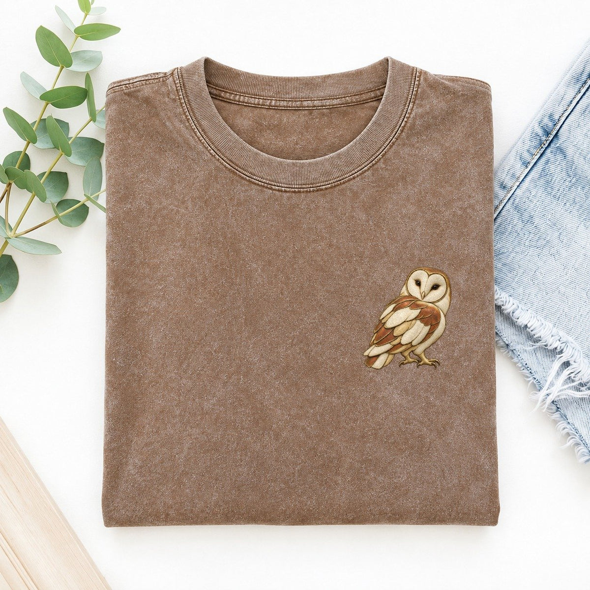 Barn Owl Shoulder Turn Keepsake Emblem Left Chest Vintage T-shirt – Brown