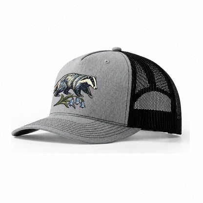 British Badger With Bluebell Sprig Uk Culture Heritage Trucker Hat – Sport Grey Black