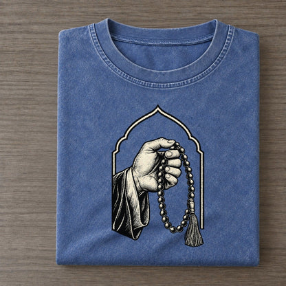 Muslim Tasbih In Hand World Faiths Ink Figures Vintage T-shirt – Washed Blue