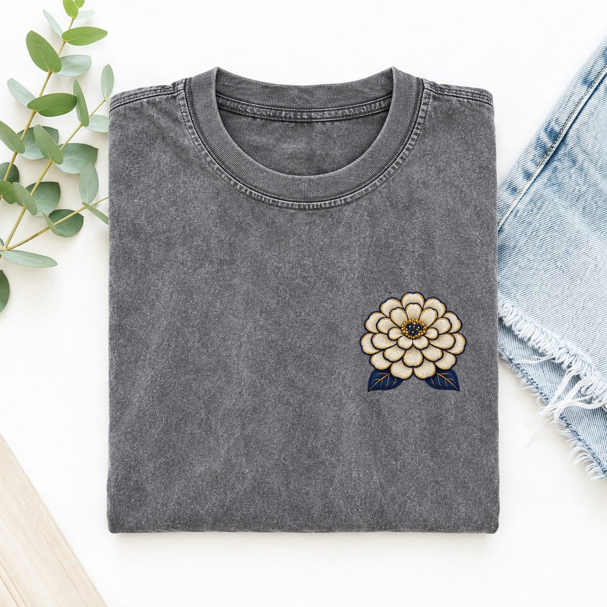 Zinnia Petal Tiers Left Chest Thread Signatures II Left Chest Vintage T-shirt – Grey
