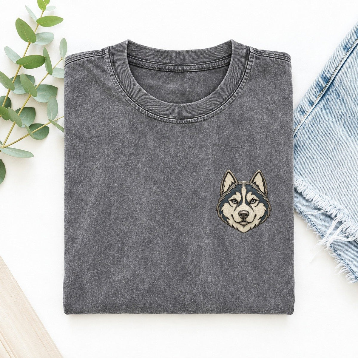 Husky Forward Ears Keepsake Emblem Left Chest Vintage T-shirt – Grey