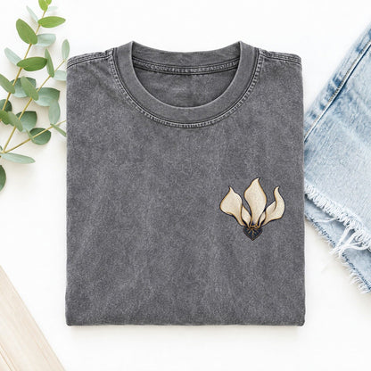 Cyclamen Petal Sweep Left Chest Vintage T-shirt – Grey