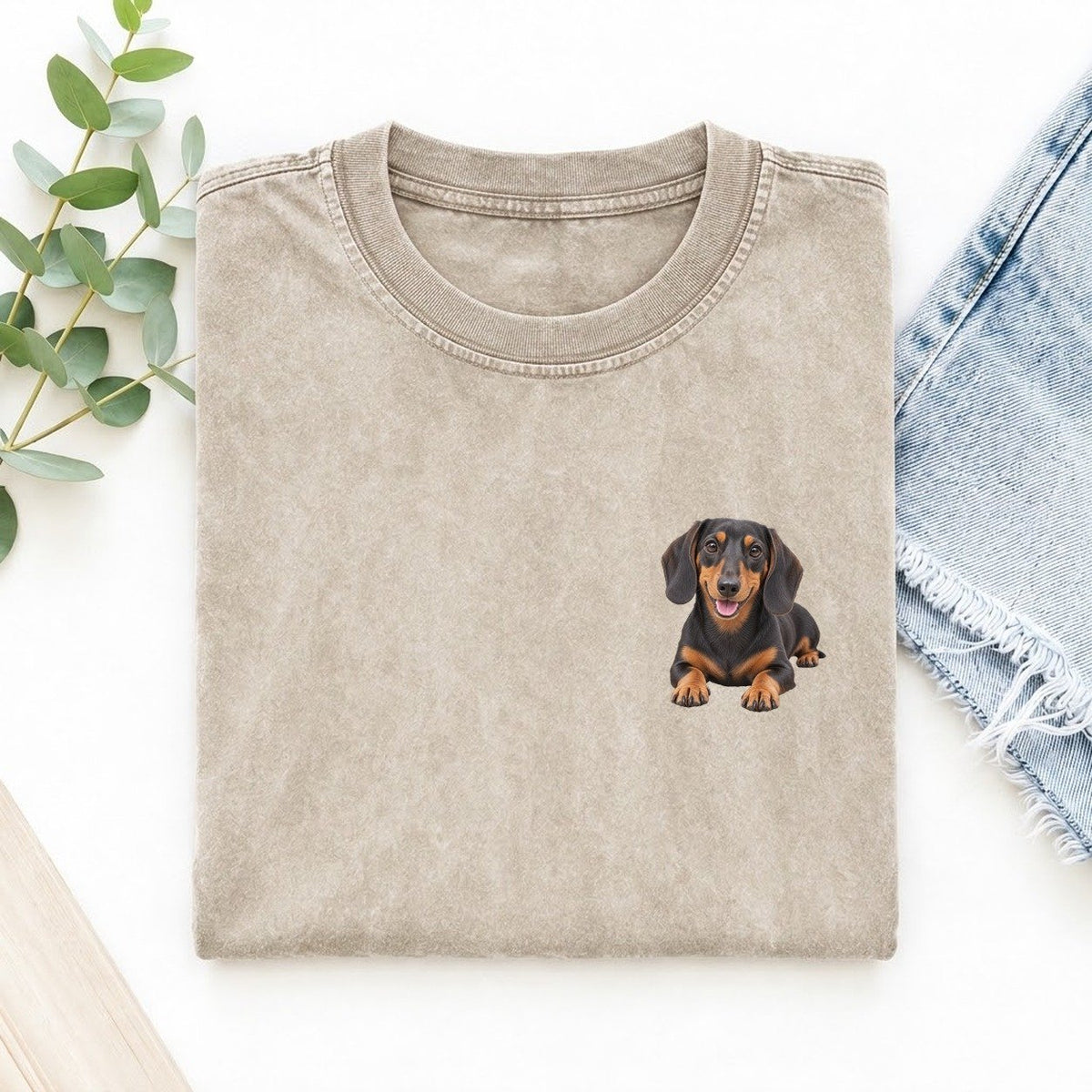Dachshund Lying Down Left Chest Vintage T-shirt – Off White