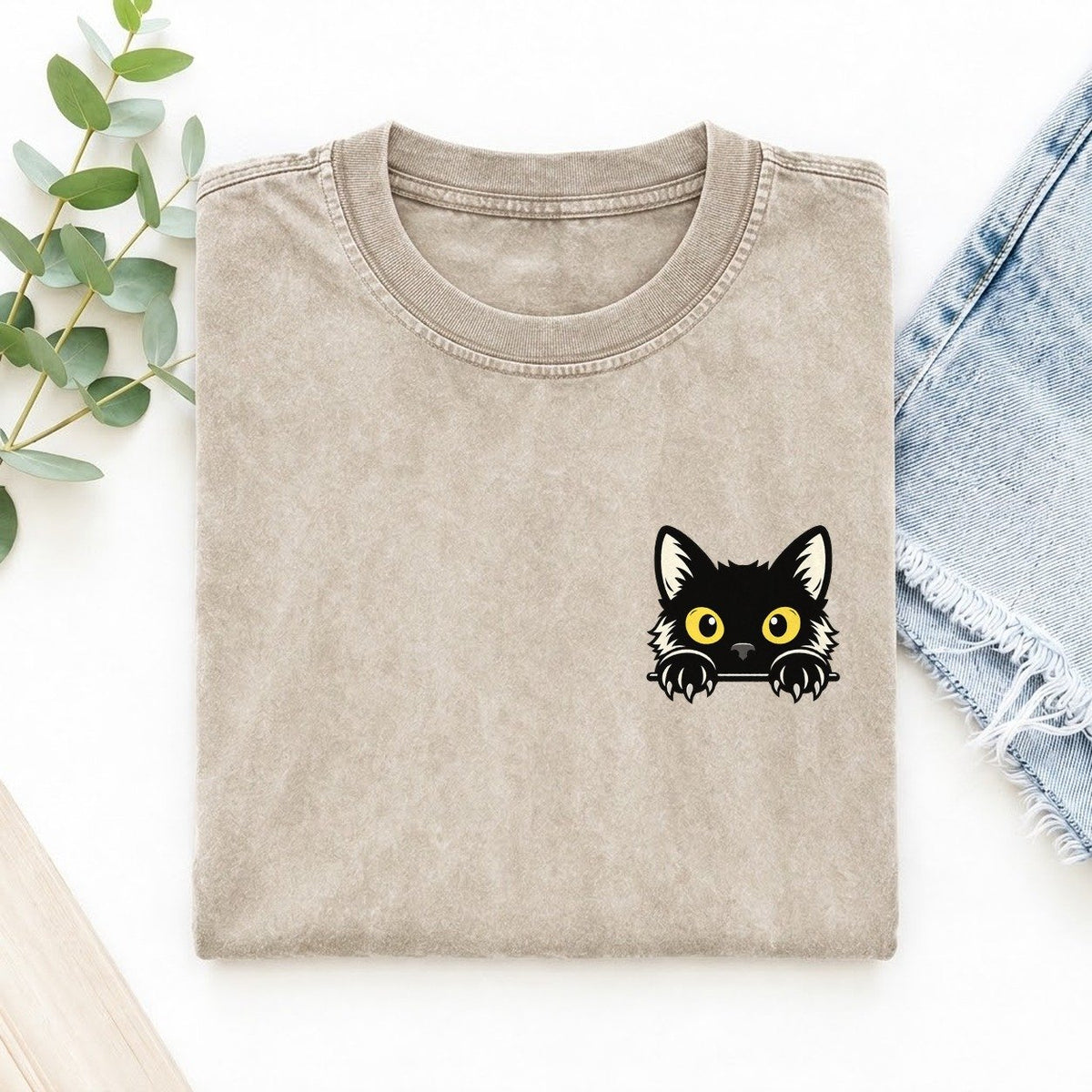 Yellow Eyed Black Cat Left Chest Vintage T-shirt – Off White