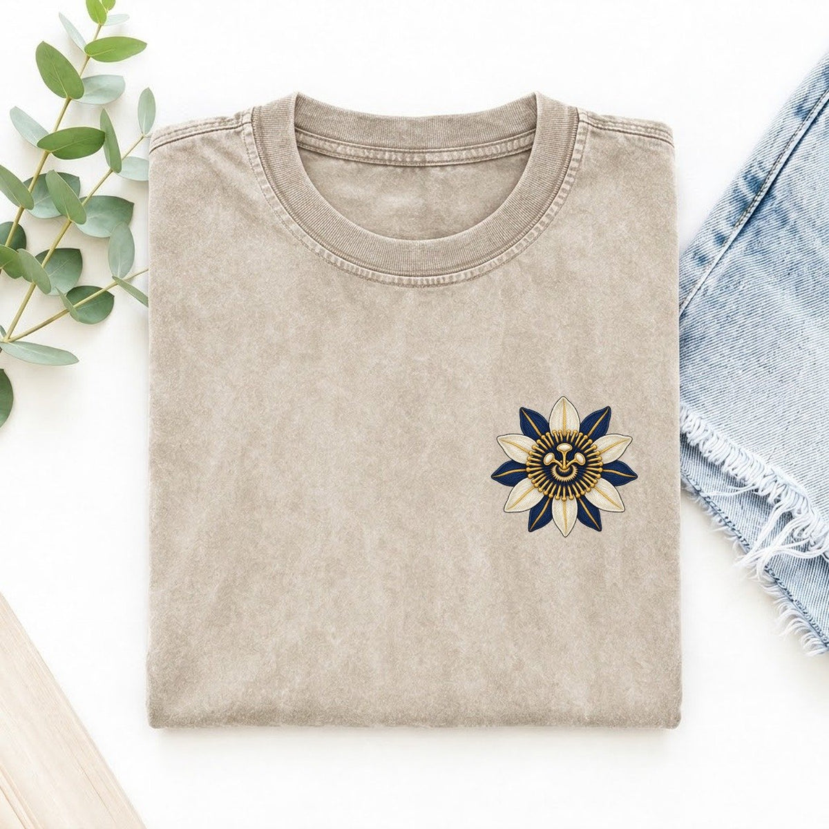 Passionflower Crown Left Chest Vintage T-shirt – Off White