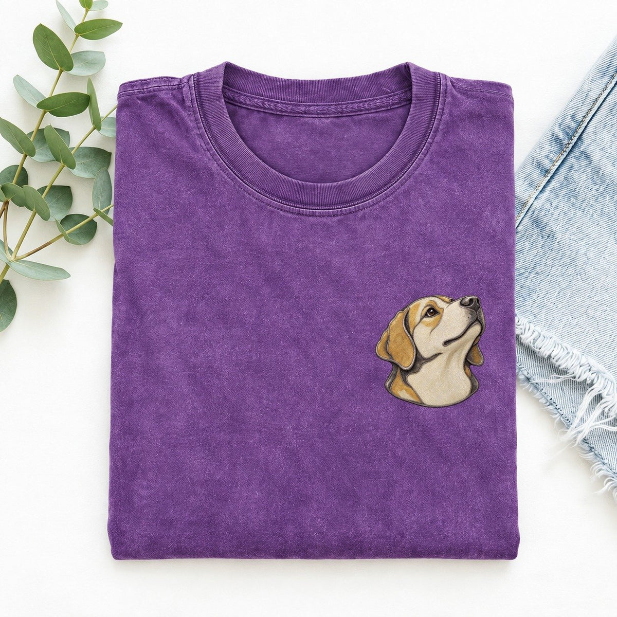 Labrador Looking Up Keepsake Emblem Left Chest Vintage T-shirt – Purple