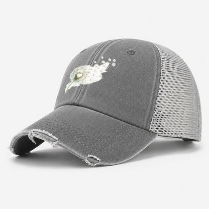 Claddagh Symbol Washed Washed Trucker Hat – Grey
