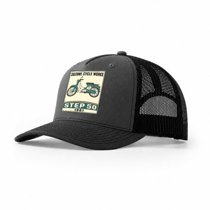 Suzume Step 50 Showa Speed Plates Trucker Hat – Dark Grey Black
