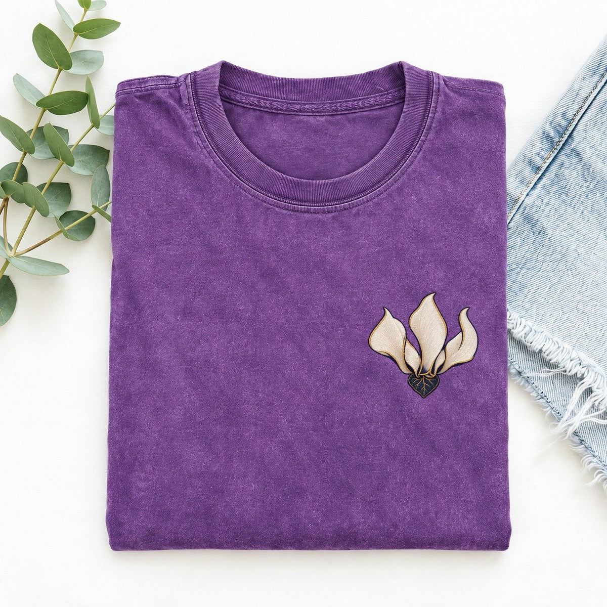 Cyclamen Petal Sweep Left Chest Vintage T-shirt – Purple