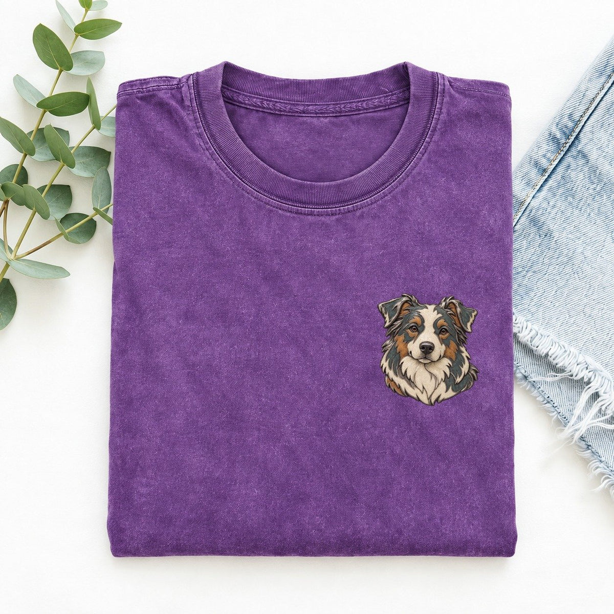Aussie Collar Curve Keepsake Emblem Left Chest Vintage T-shirt – Purple