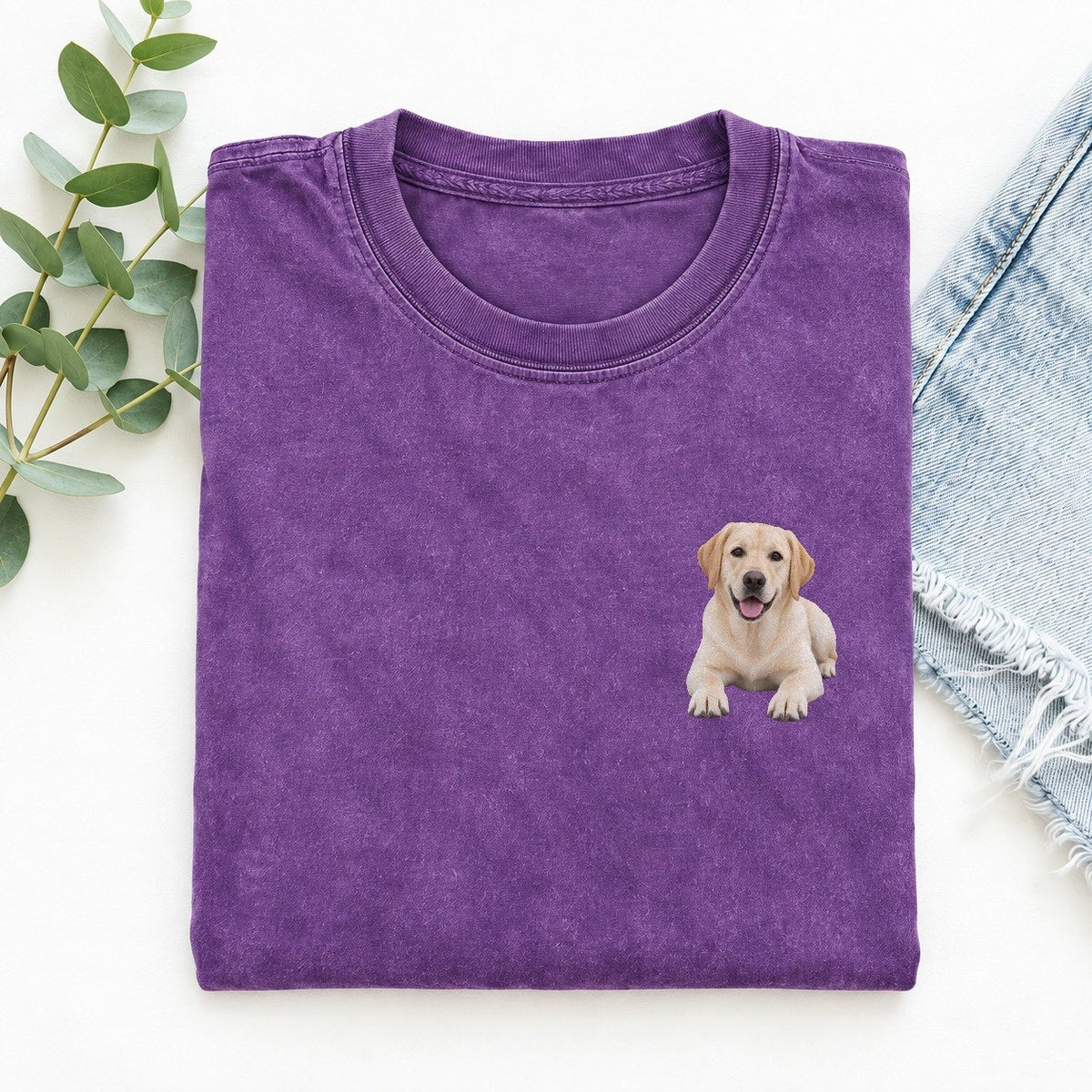 Labrador Lying Down Left Chest Vintage T-shirt – Purple