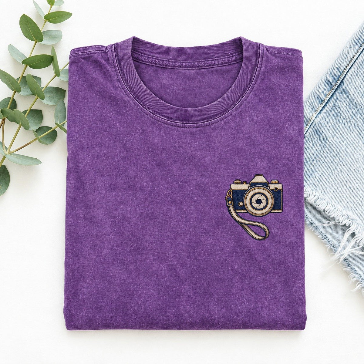 Camera Iris Symbol Emblems Left Chest Vintage T-shirt – Purple