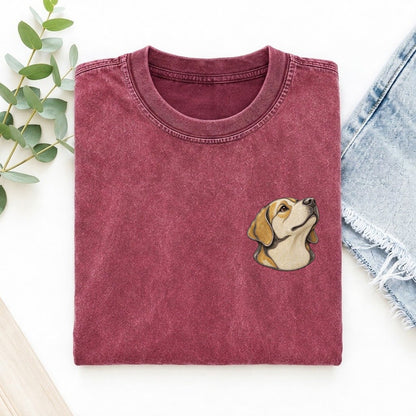 Labrador Looking Up Keepsake Emblem Left Chest Vintage T-shirt – Raspberry