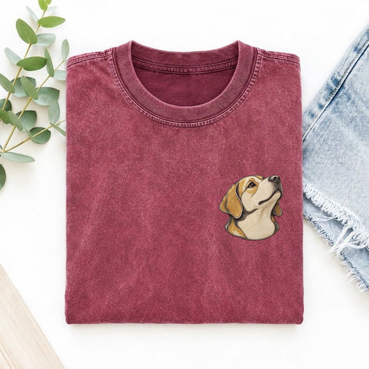 Labrador Looking Up Keepsake Emblem Left Chest Vintage T-shirt – Raspberry