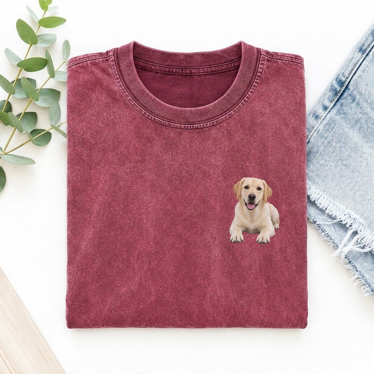 Labrador Lying Down Left Chest Vintage T-shirt – Raspberry