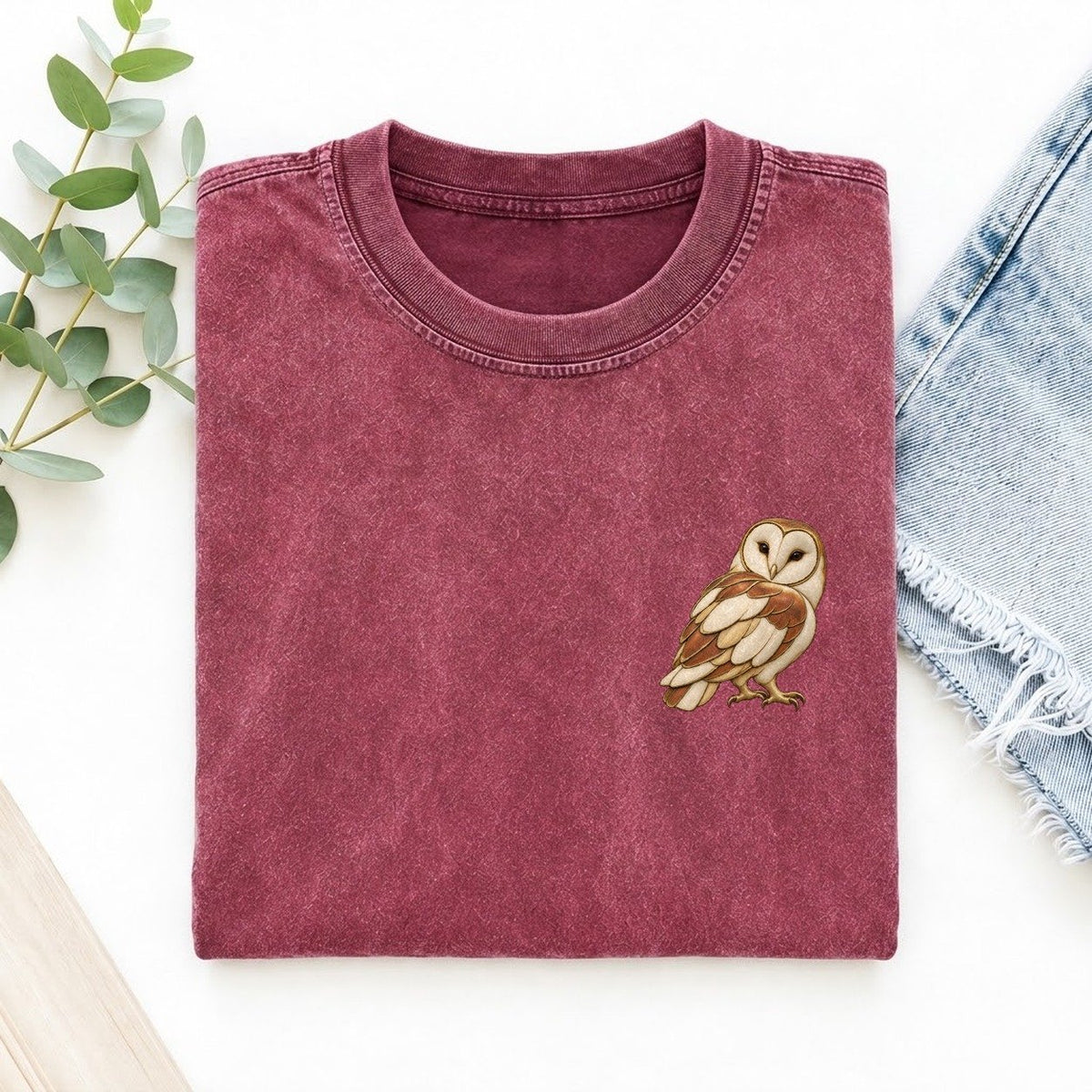 Barn Owl Shoulder Turn Keepsake Emblem Left Chest Vintage T-shirt – Raspberry
