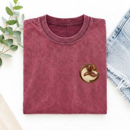 Dachshund Spiral Rest Keepsake Emblem Left Chest Vintage T-shirt – Raspberry