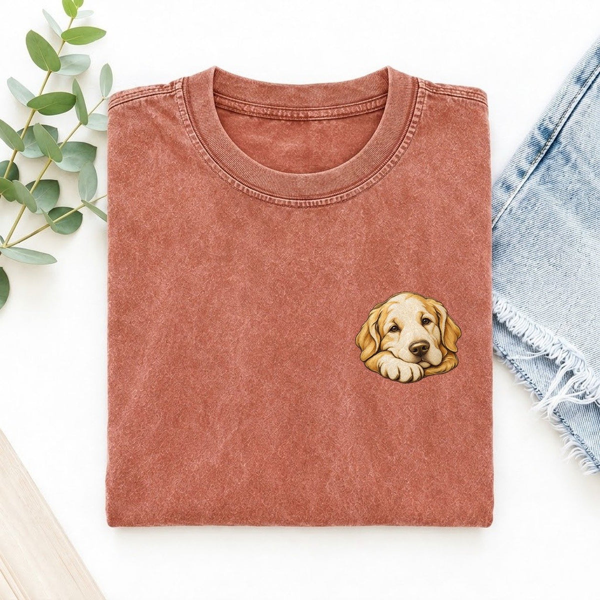 Retriever Folded Paw Keepsake Emblem Left Chest Vintage T-shirt – Terracotta