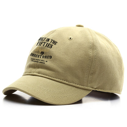 1950年代に製造されたオリジナルで、修復されていないため、すべてのパーツがまだ正常に機能するショートブリムハット