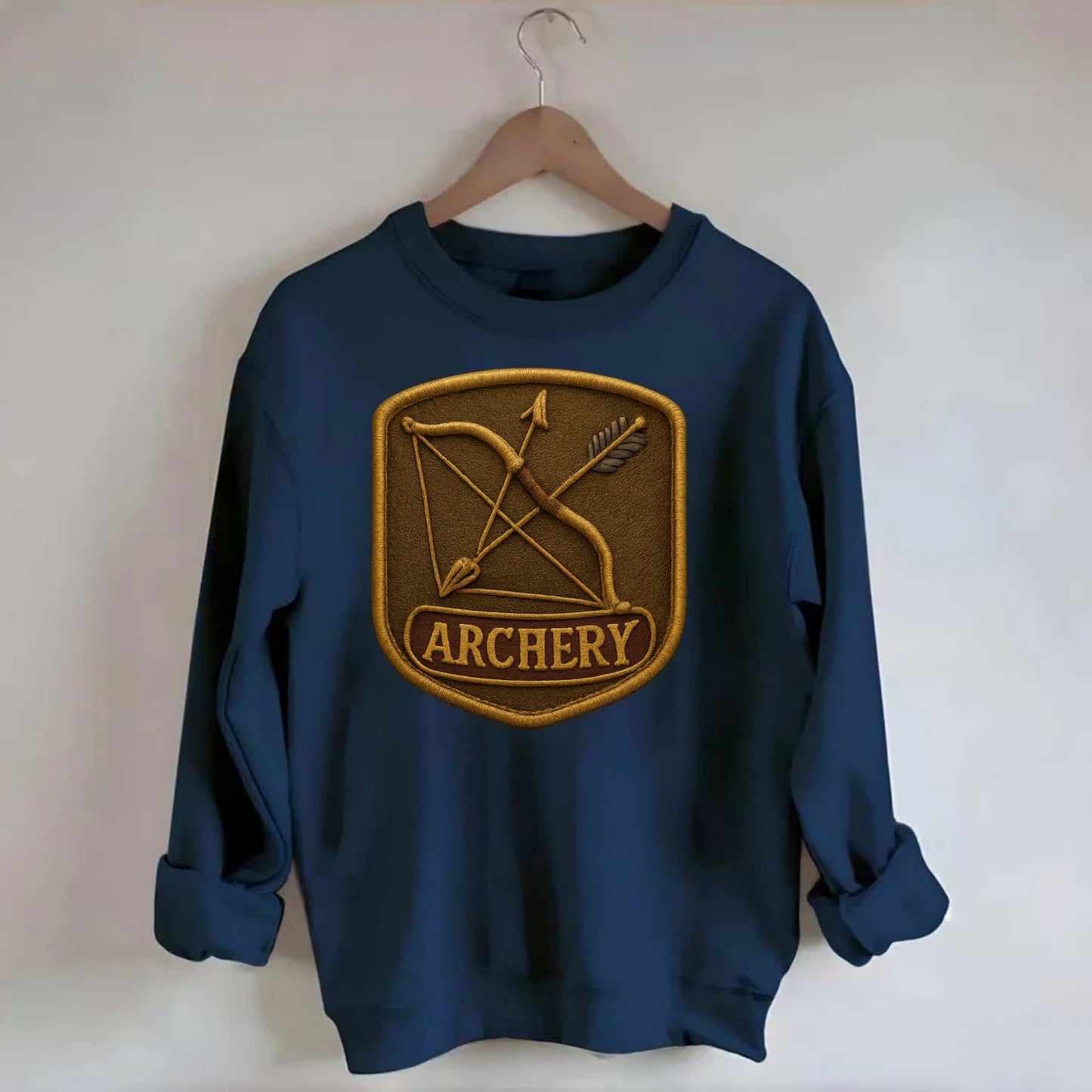 Bow and arrow crossed - archery enthusiast - Crewneck Sweatshirt - navy