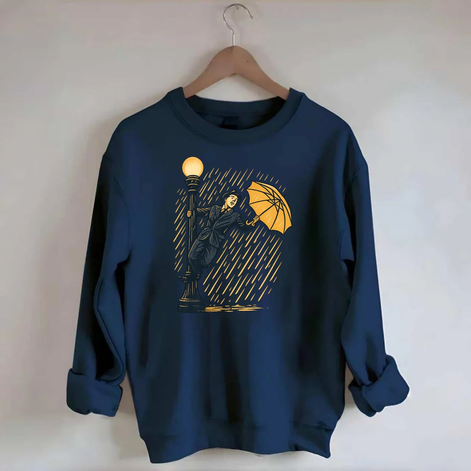 joyful dancing on lamppost in heavy rain with big smile - Crewneck Sweatshirt - navy