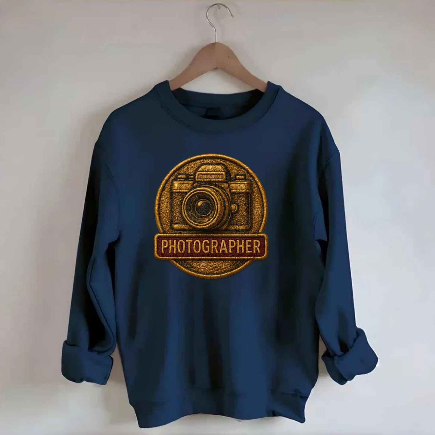 Camera with vintage lens - photographer badge - Crewneck Sweatshirt - navy