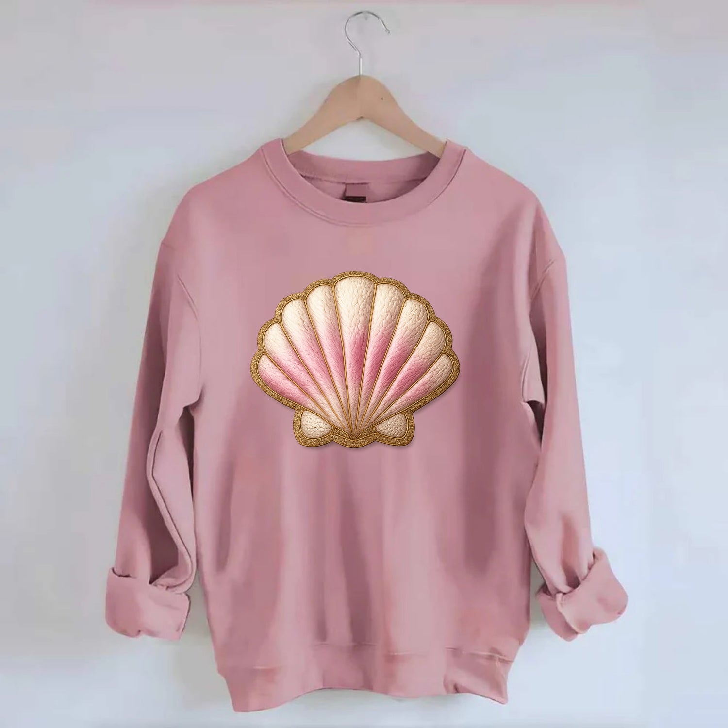SEASHELL SCALLOP - scallop shell in cream and pink , beach - Crewneck Sweatshirt - pink