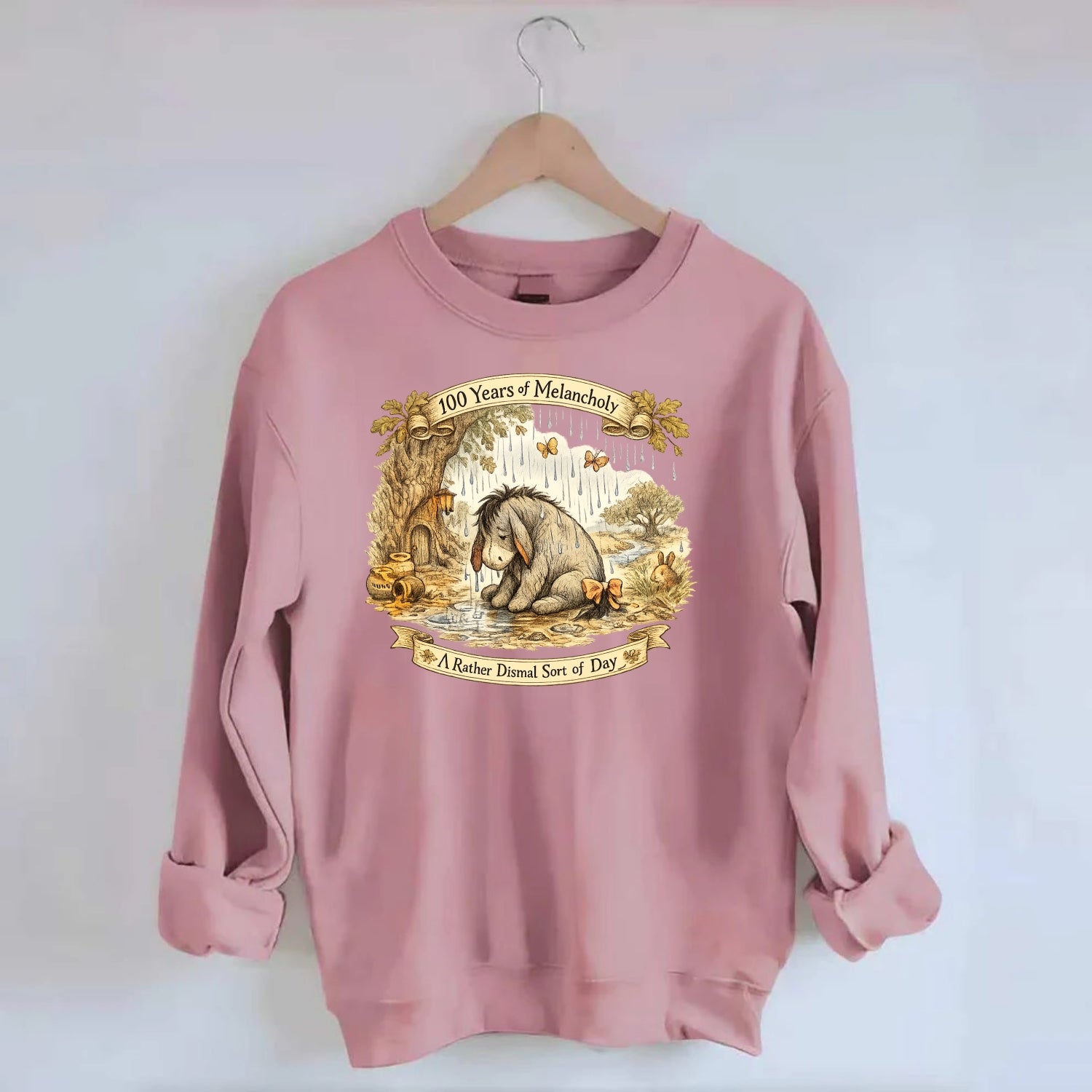 GLOOMY GLEN | Droopy figure in rain | Tattered tail bow | Pessimistic poetry - Crewneck Sweatshirt - pink