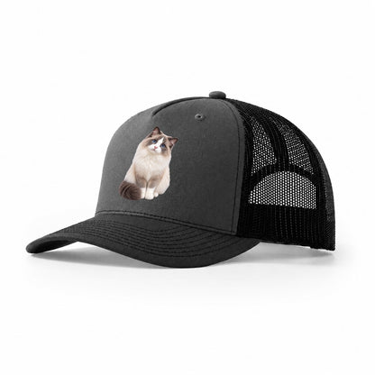 Ragdoll Seated Portrait Realistic Cat Portrait Trucker Hat – Dark Grey Black