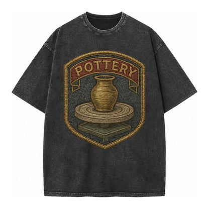 Pottery wheel with clay vessel - ceramicist symbol - Vintage T-shirt – Black