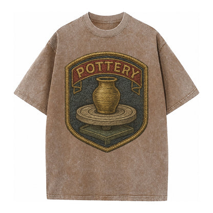 Pottery wheel with clay vessel - ceramicist symbol - Vintage T-shirt – Brown