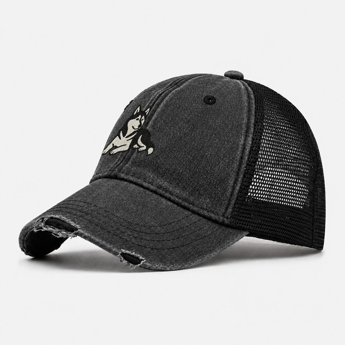 Siberian Husky Black And White Relaxed Lying Down With Head Washed Trucker Hat – Black