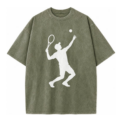 Tennis player serving powerful shot - Vintage T-shirt – Army Green