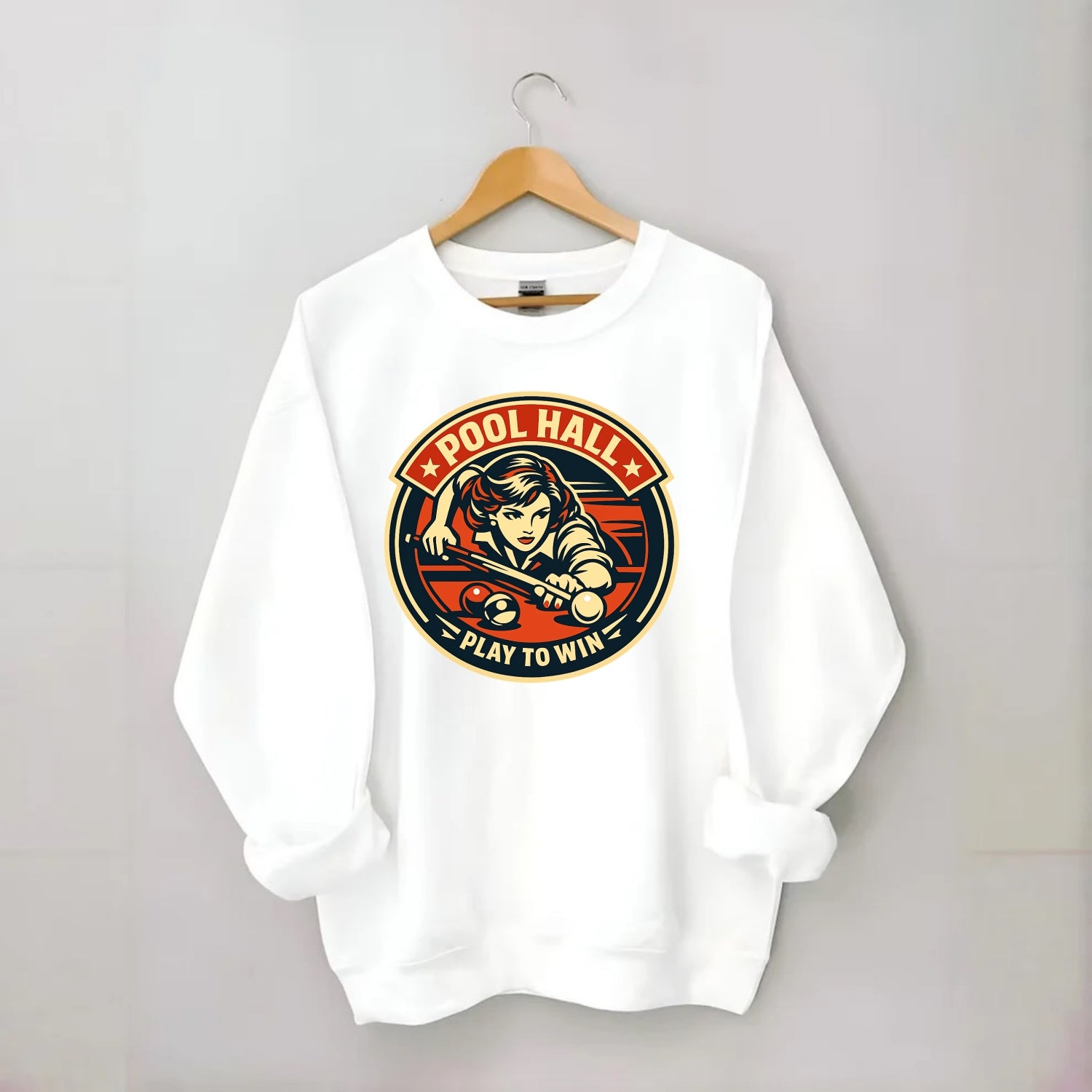 Cue Queen Emblem - Crewneck Sweatshirt - white
