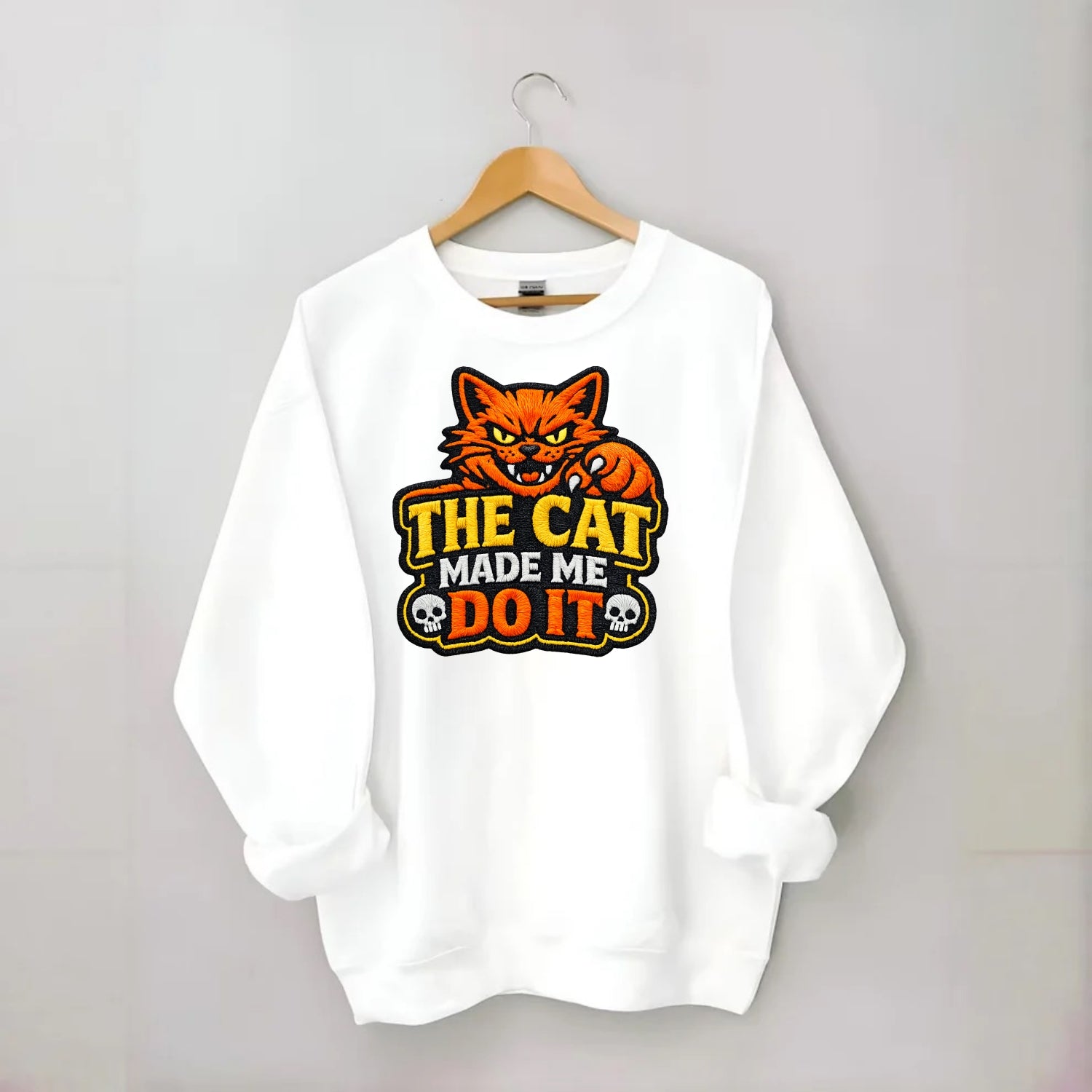 THE CAT MADE ME DO IT - mischievous cat in orange , blame the cat - Crewneck Sweatshirt - white