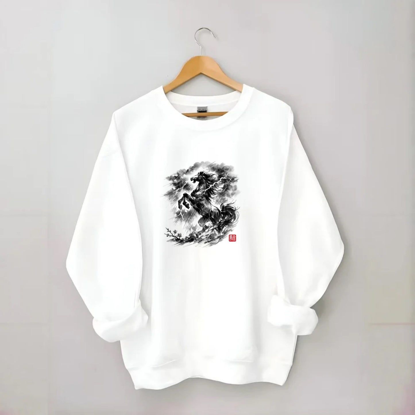 THUNDER HORSE | Storm horse with lightning elements | Dramatic storm clouds - Crewneck Sweatshirt - white