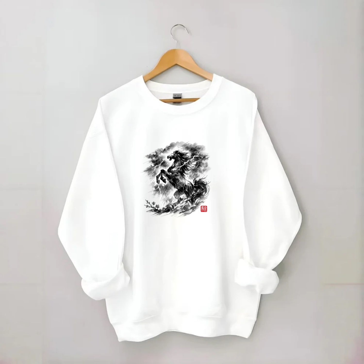 THUNDER HORSE | Storm horse with lightning elements | Dramatic storm clouds - Crewneck Sweatshirt - white