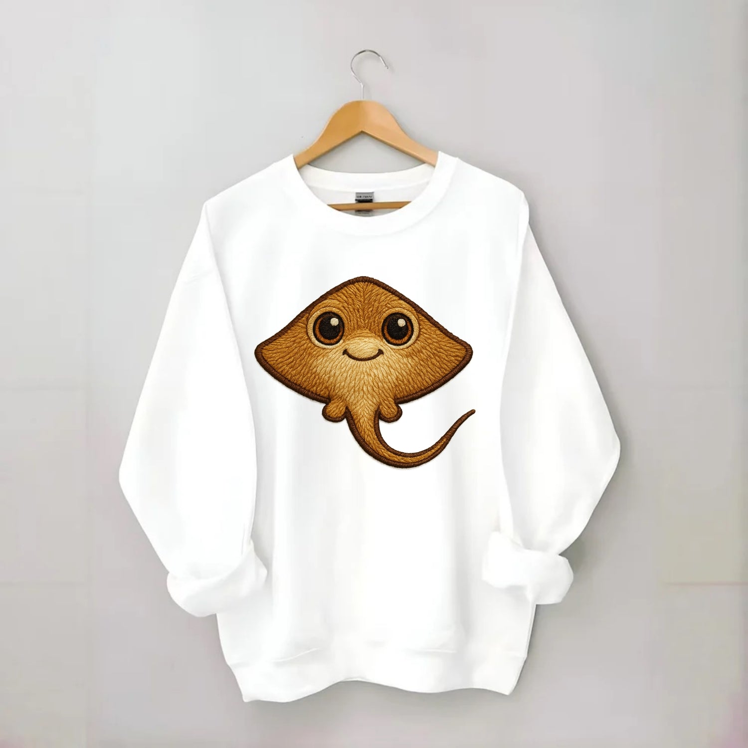 Baby Stingray - flat body, long tail, eyes on top, front-facing, friendly - Crewneck Sweatshirt - white
