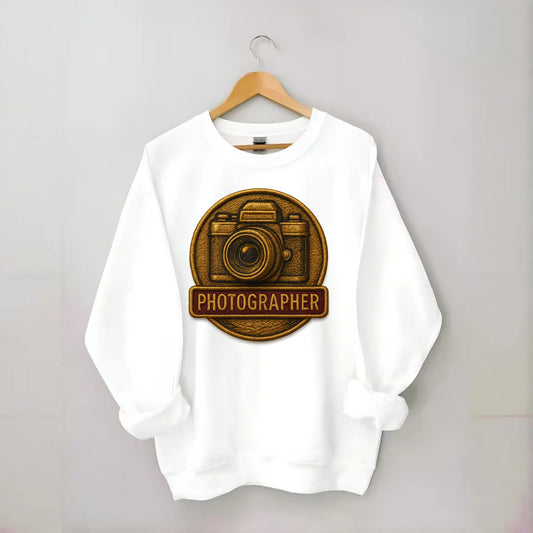 Camera with vintage lens - photographer badge - Crewneck Sweatshirt - white