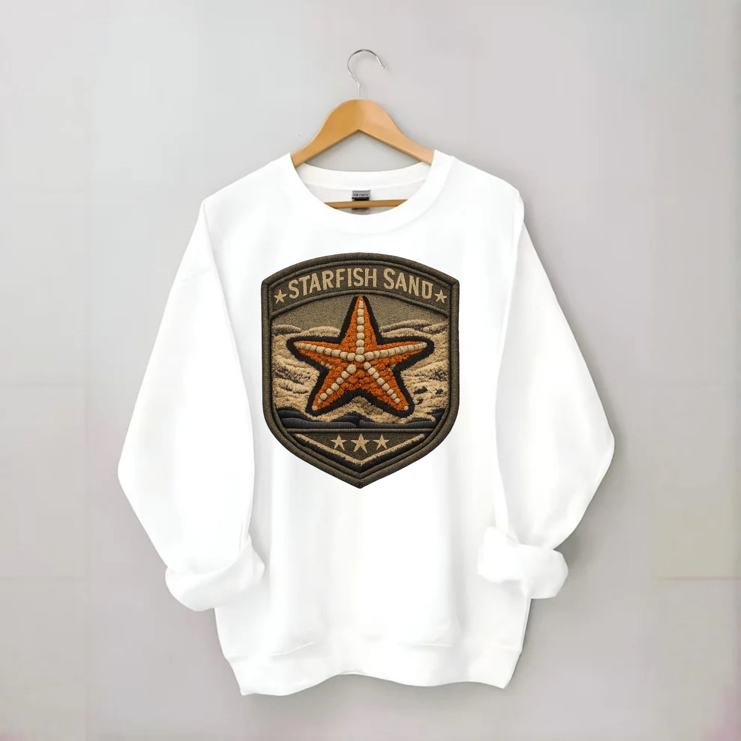 STARFISH SAND - sea star in orange and tan , beachcomber - Crewneck Sweatshirt - white
