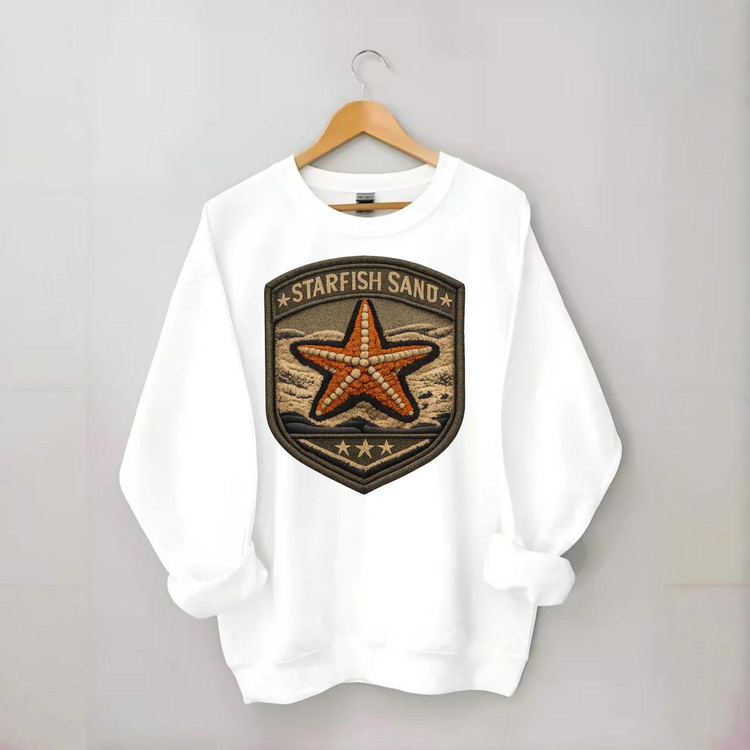 STARFISH SAND - sea star in orange and tan , beachcomber - Crewneck Sweatshirt - white