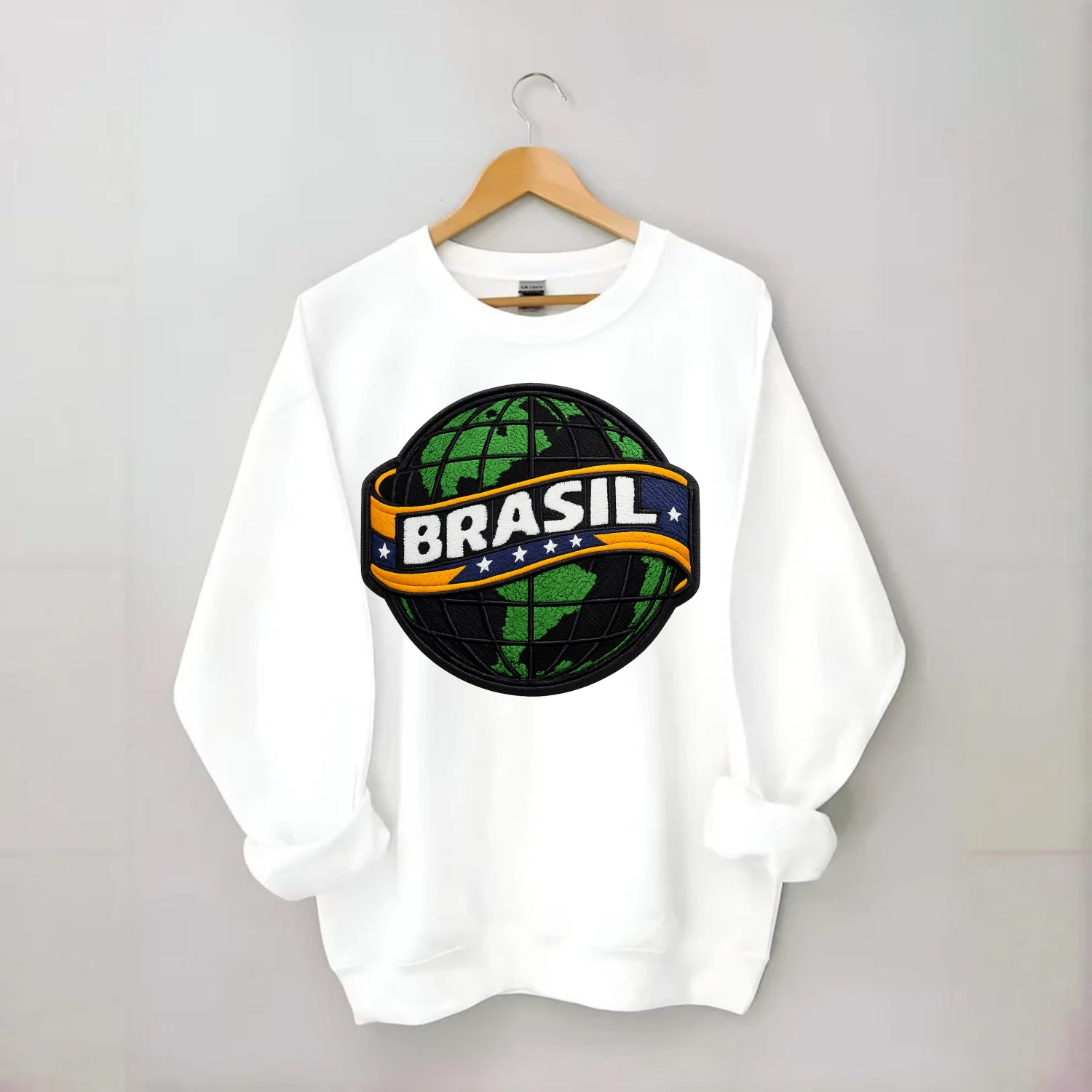 BRAZILIAN FLAG GLOBE - green globe with banner in green yellow blue , Brasil - Crewneck Sweatshirt - white