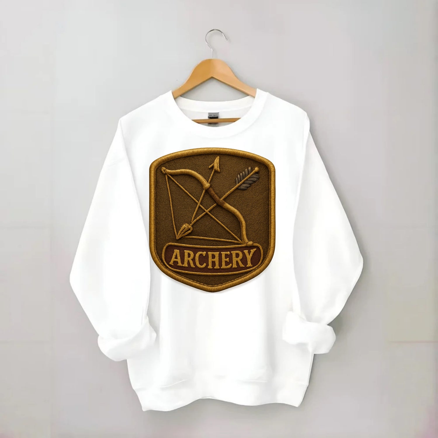 Bow and arrow crossed - archery enthusiast - Crewneck Sweatshirt - white